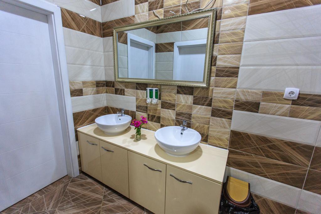 Hotel Edita Улцин Екстериор снимка