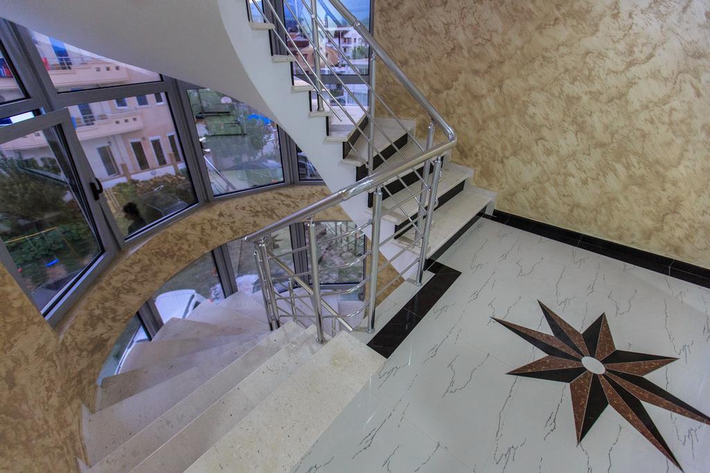 Hotel Edita Улцин Екстериор снимка