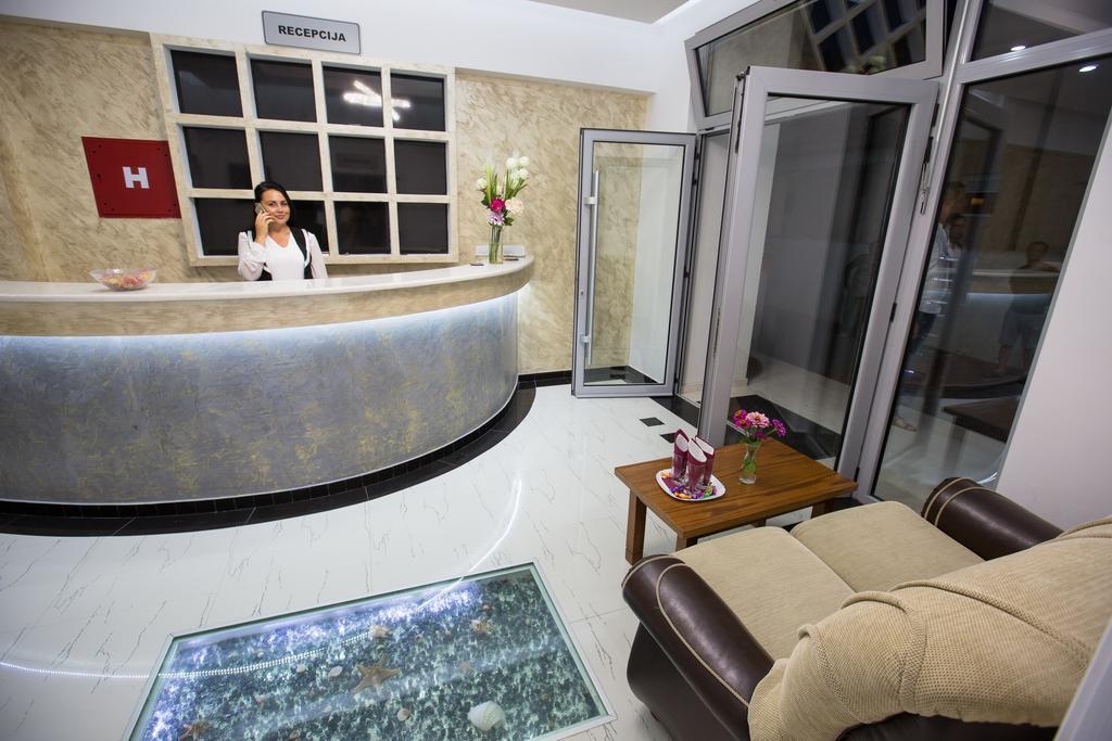 Hotel Edita Улцин Екстериор снимка