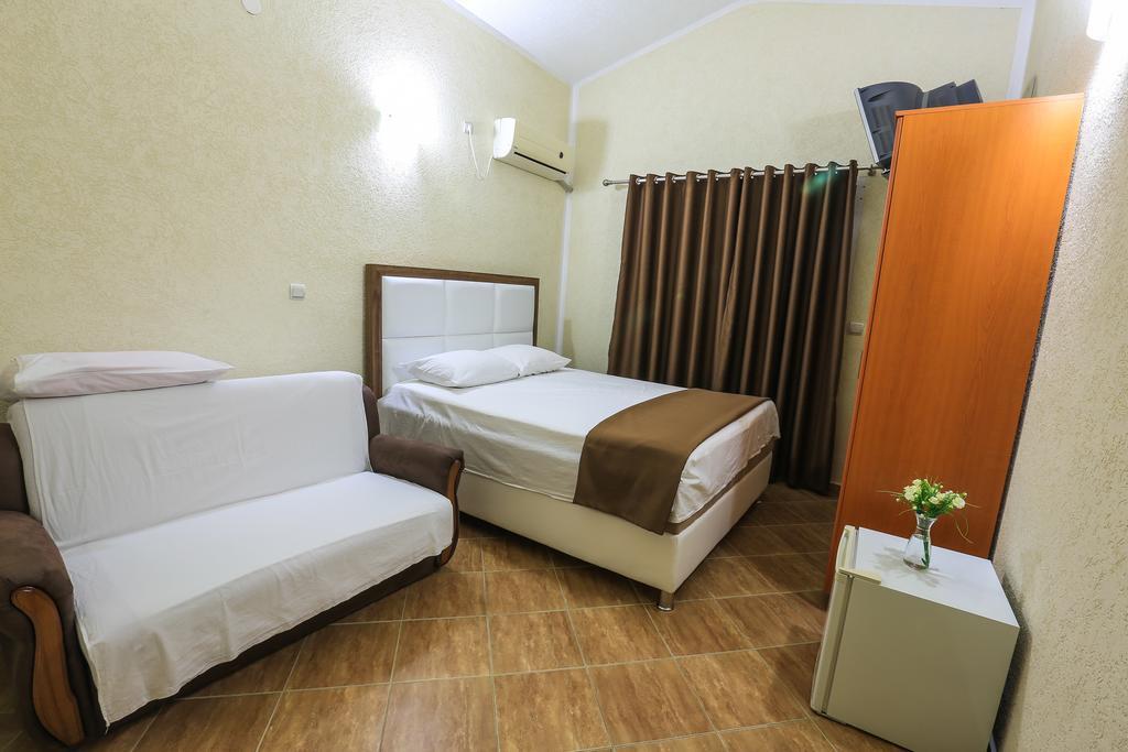 Hotel Edita Улцин Екстериор снимка