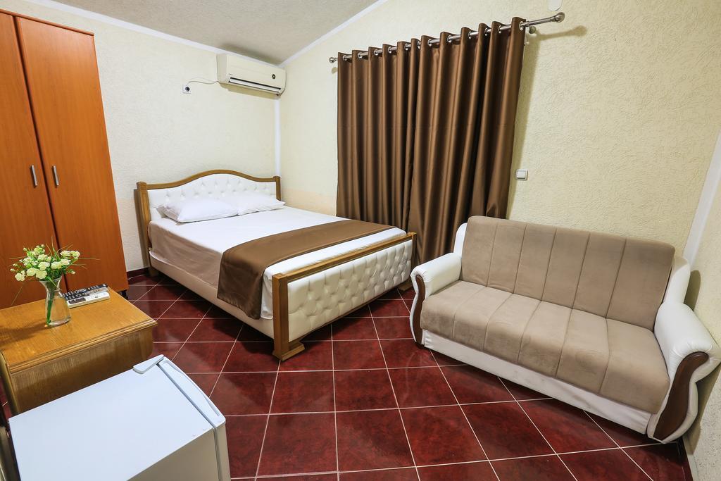 Hotel Edita Улцин Екстериор снимка