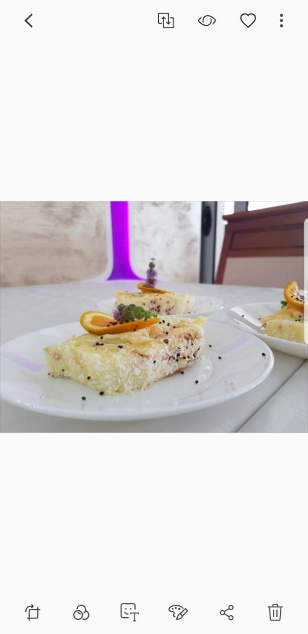 Hotel Edita Улцин Екстериор снимка
